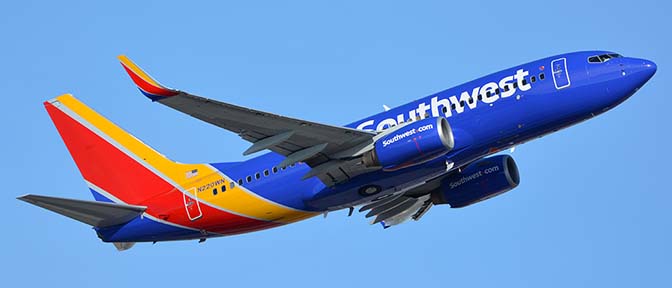 Southwest Boeing 737-7H4 N220WN, Phoenix Sky Harbor, January 19, 2016